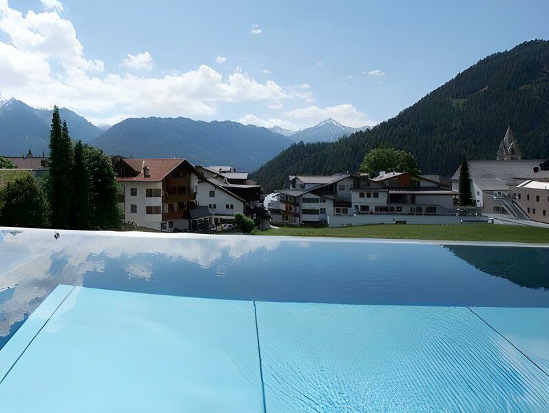 Wellnesshotel Cervosa 1