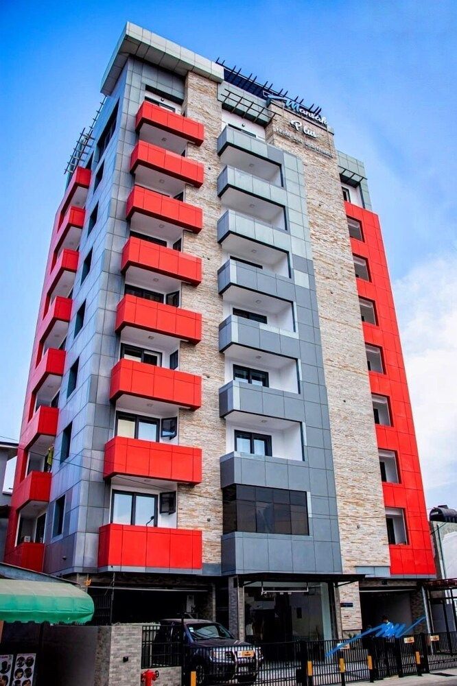Mansah Plus Hotel and Apartments 1