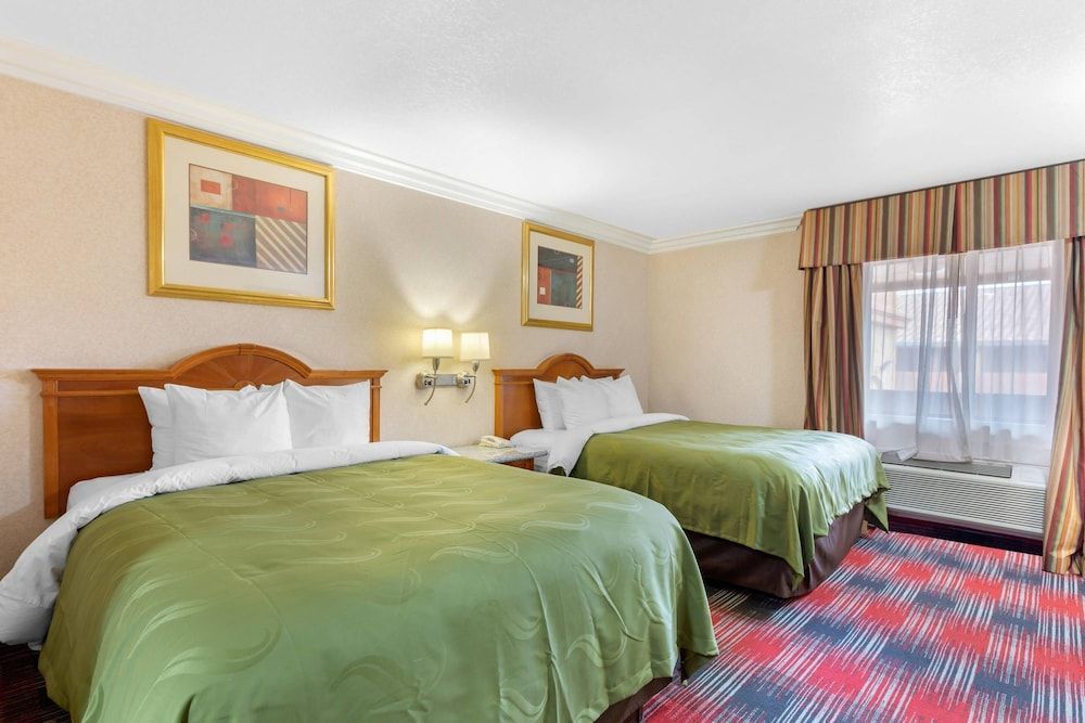 Quality Inn & Suites Oceanside Near Camp Pendleton 1