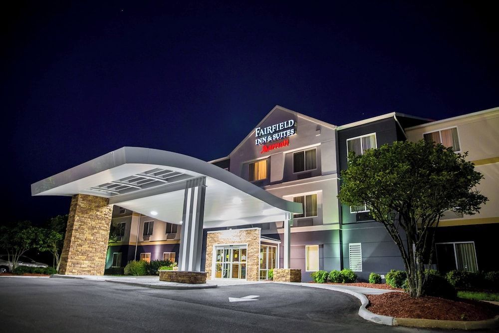 Fairfield Inn & Suites Fredericksburg 1