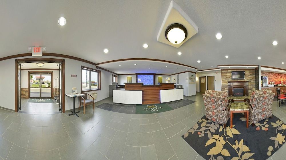 Quality Inn Cedar Rapids South 2