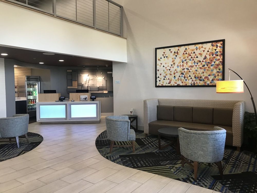 Holiday Inn Express CANTON - POTSDAM by IHG 2