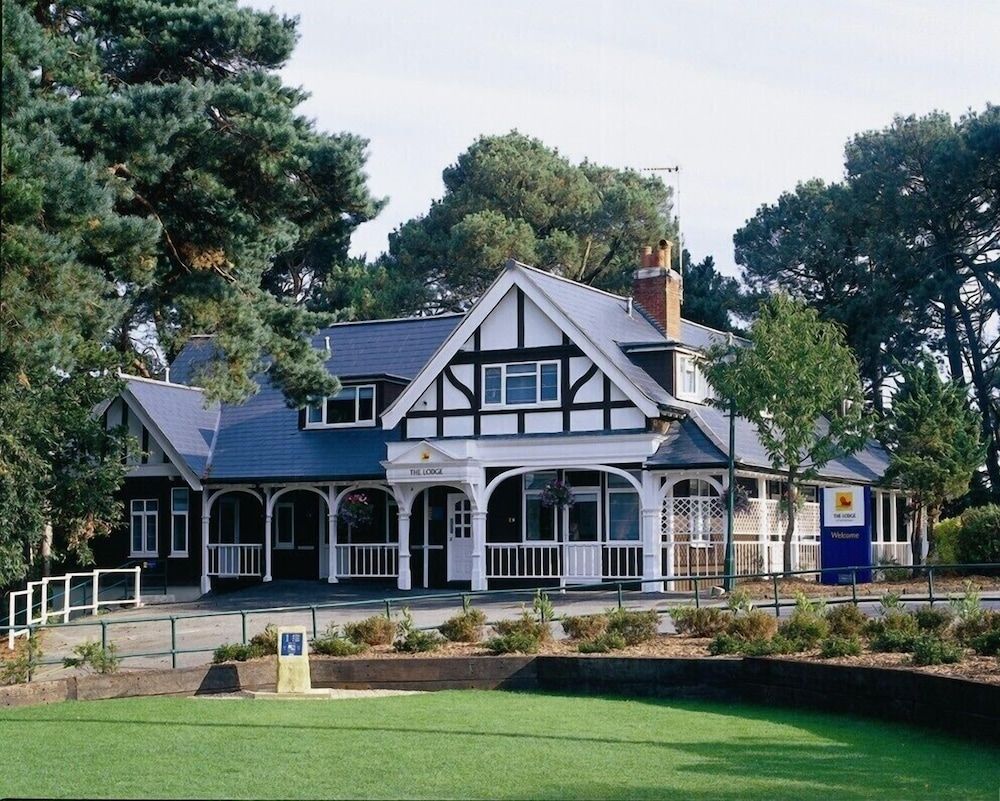 The Lodge At Meyrick Park 1