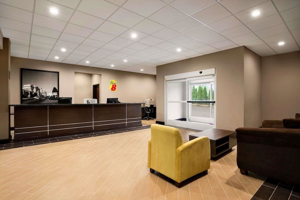 Super 8 by Wyndham Hershey Chocolate Avenue 2