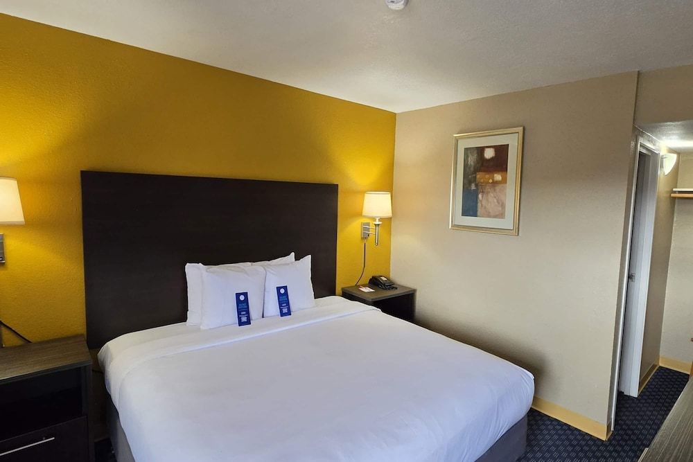 Howard Johnson by Wyndham Odessa TX 1