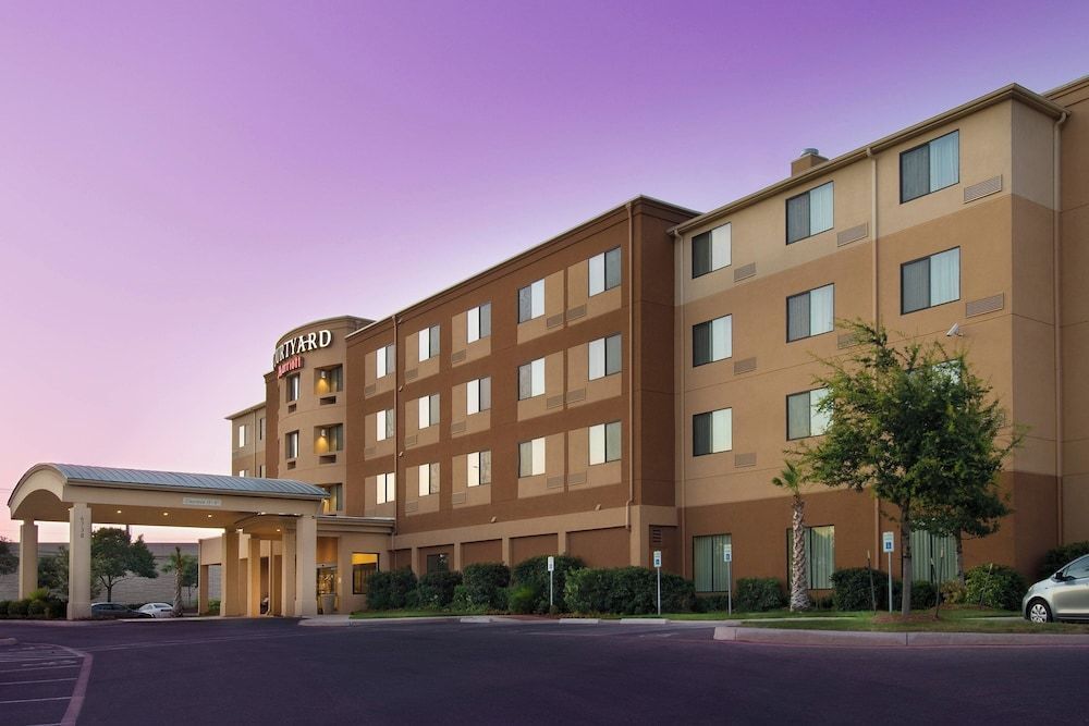 Courtyard by Marriott San Antonio Lackland 1
