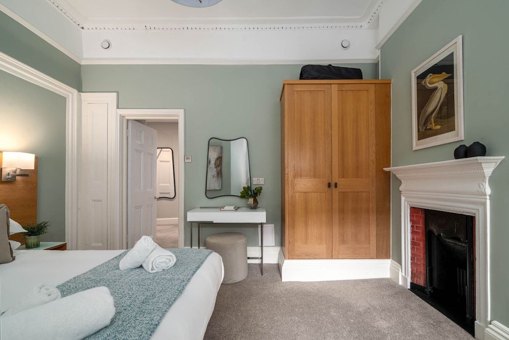 5 Doughty Street 2