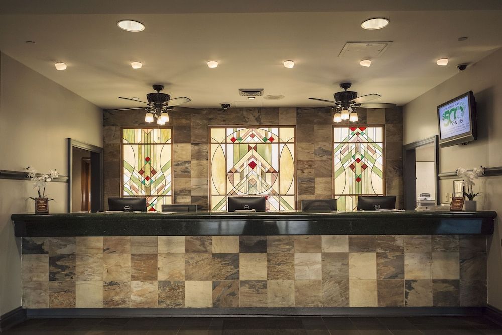 Casino Queen Hotel 2