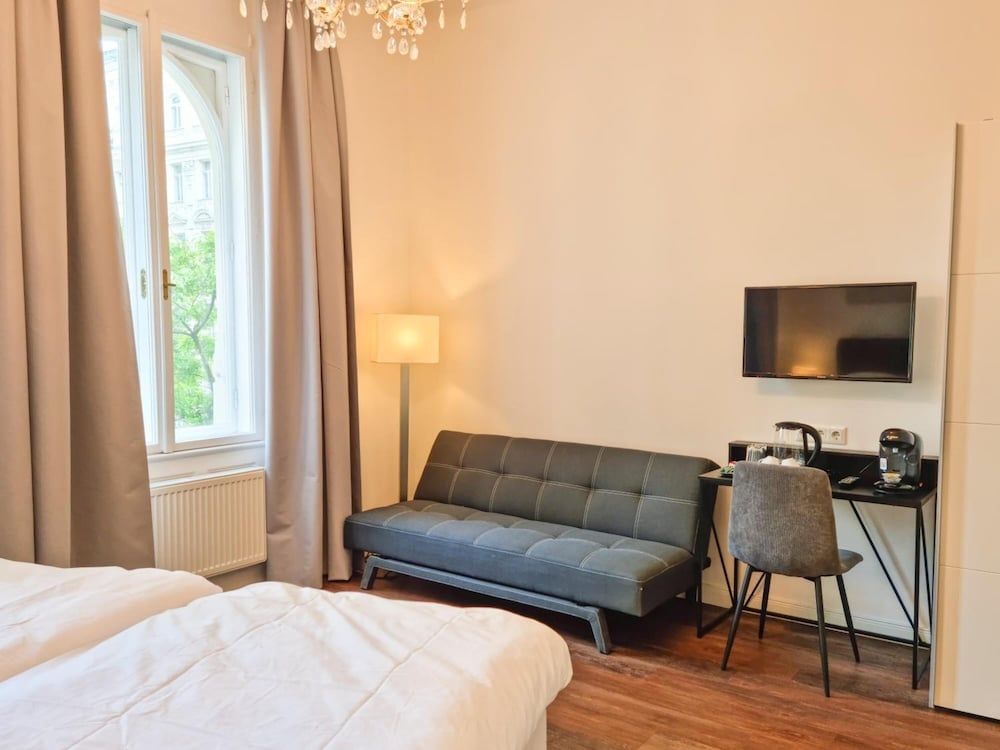 Pension Mozart - Vienna Center, Self Check-in 2