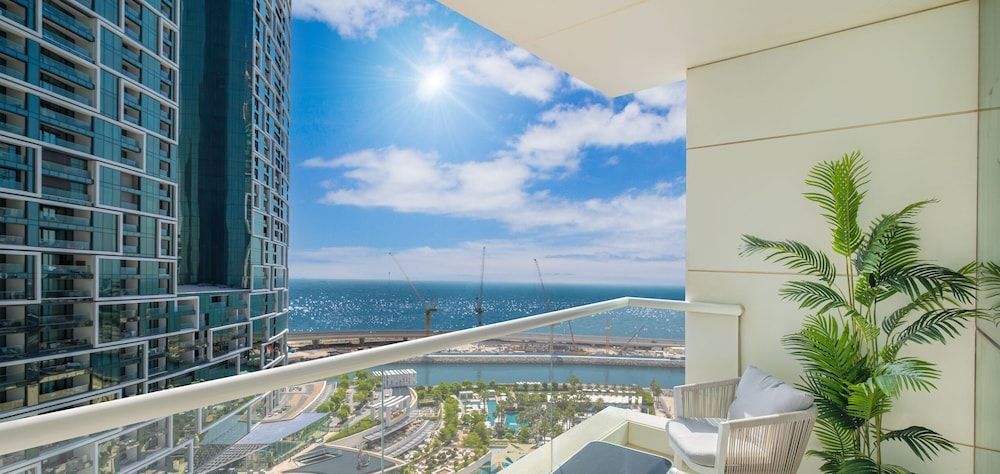 LUX The JBR Beach Sea View Suite 1