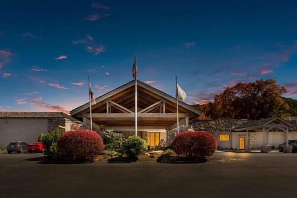 The Lodge at Banner Elk 1
