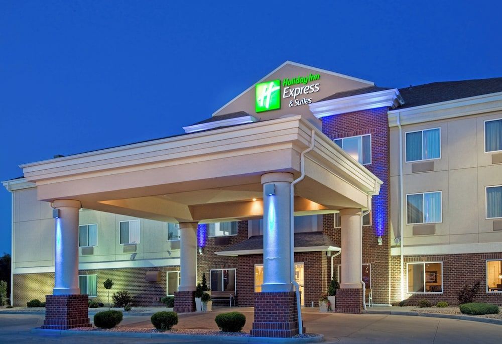 Holiday Inn Express & Suites DICKINSON by IHG 1