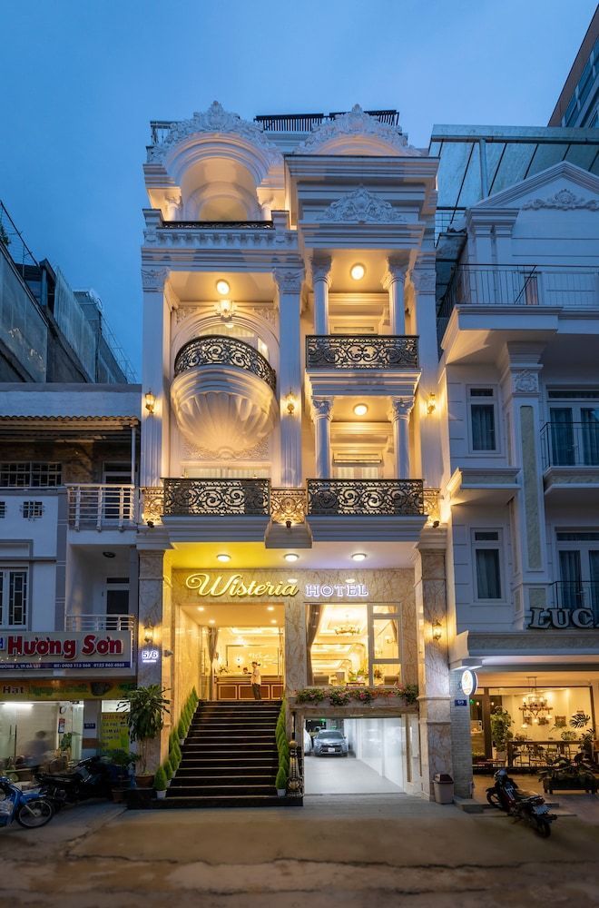 Wisteria Hotel Dalat 1