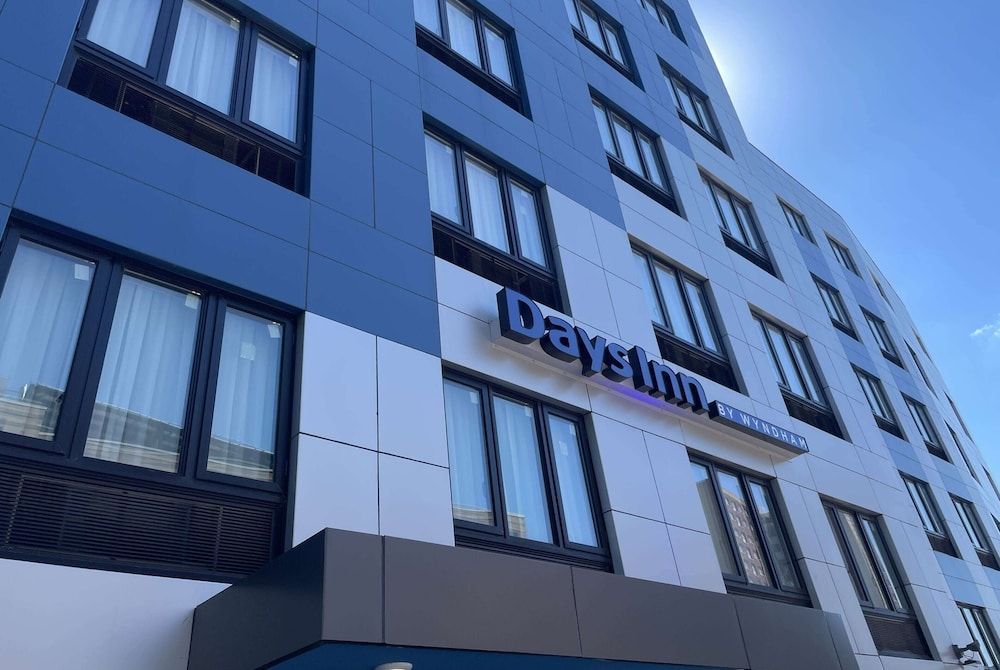 Days Inn by Wyndham Bronx NYC 1