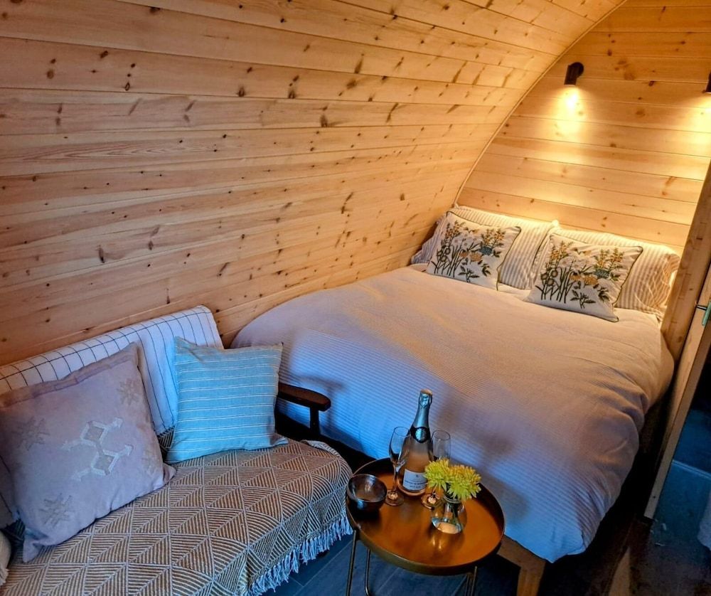 Beautiful and Cosy Garden Pod Saintives 2