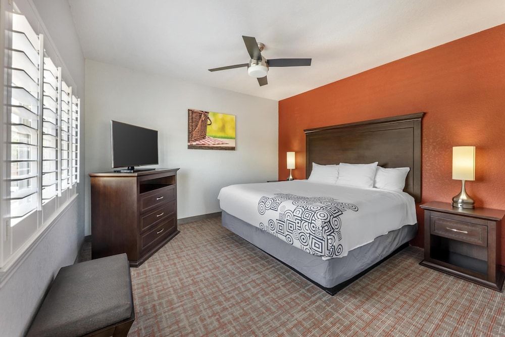 Best Western Plus Fredericksburg 1