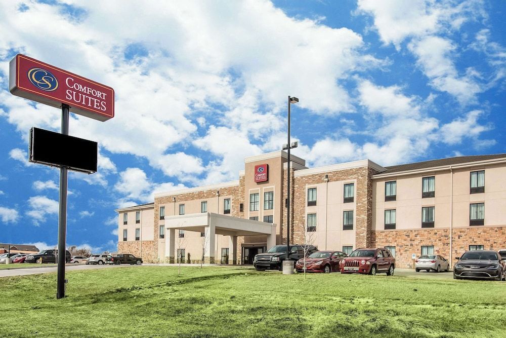 Comfort Suites Dodge City 1