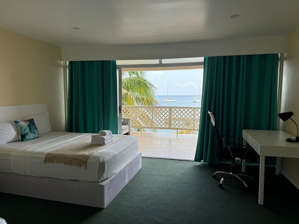 Point Bay Resort 1