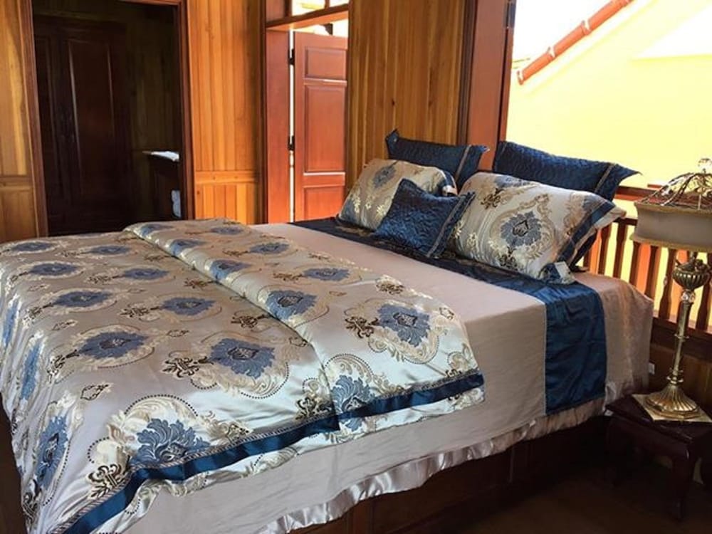Khamy Riverside Villa 2