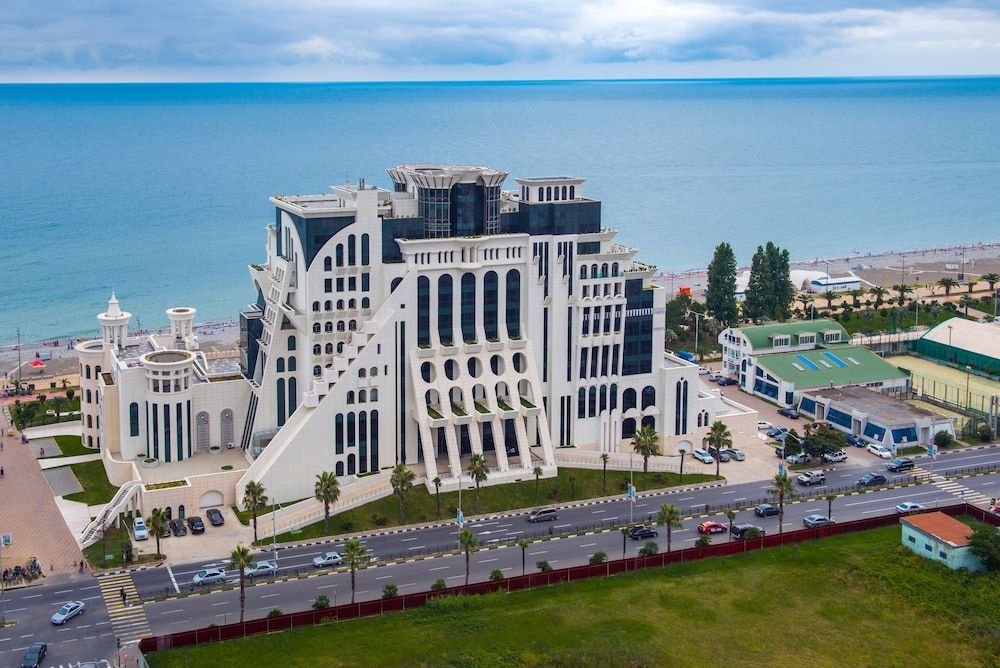 The Grand Gloria Hotel 1