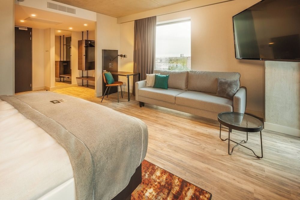 Holiday Inn - the niu, FENDER AMSTERDAM by IHG 2