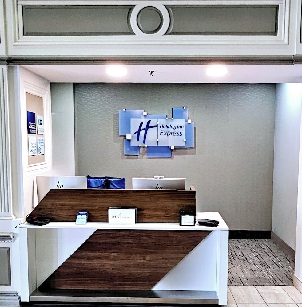 Holiday Inn Express & Suites CARMEL NORTH - WESTFIELD by IHG 1