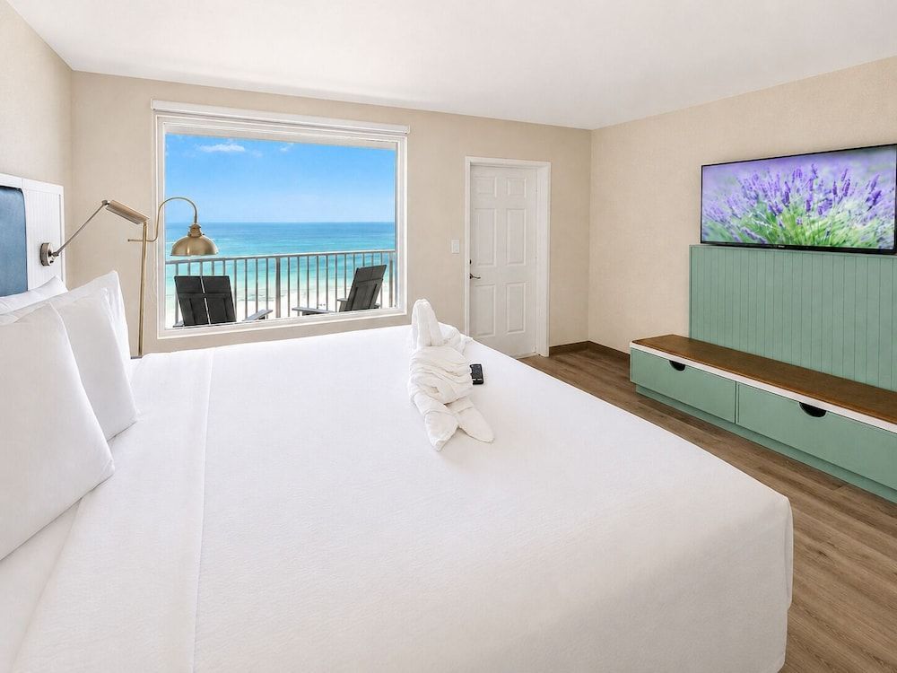 Palm & Tide Beachfront Hotel 2