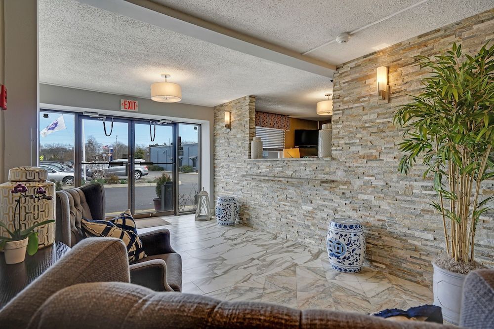 Blue Creek Inn 1