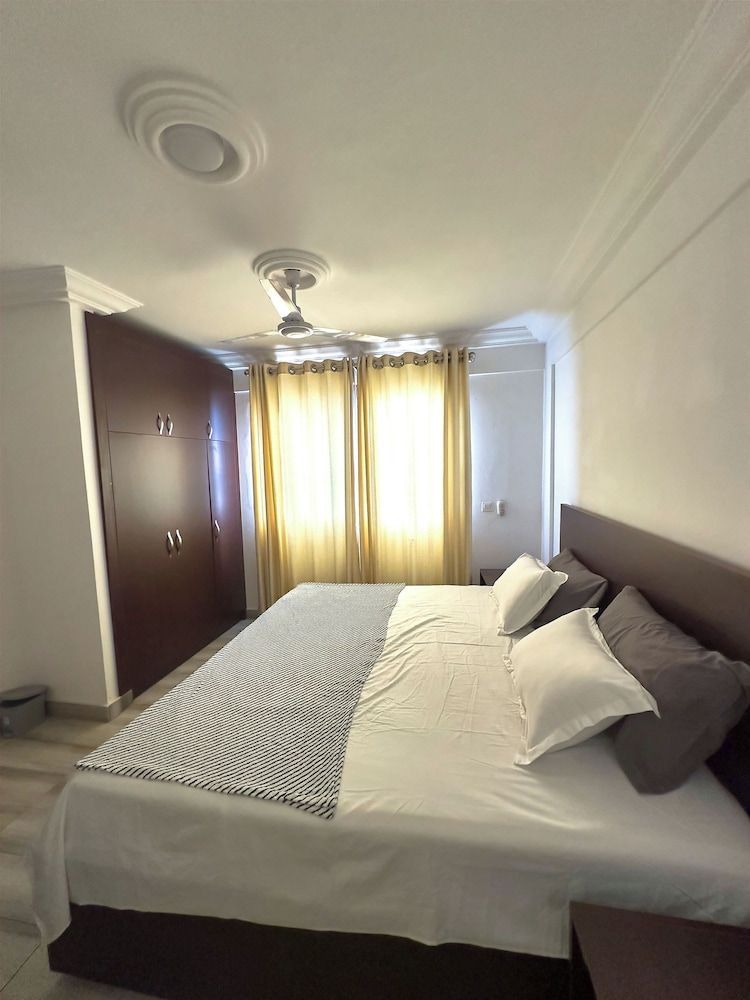 LuxeHomes 1