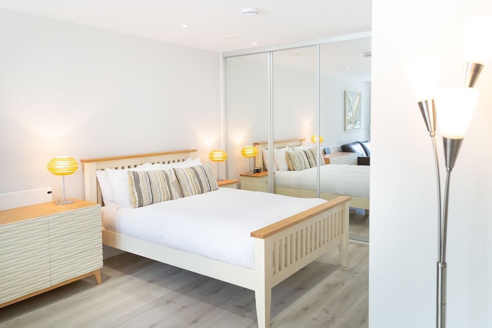 Citystay Living - Midsummer Mews 2