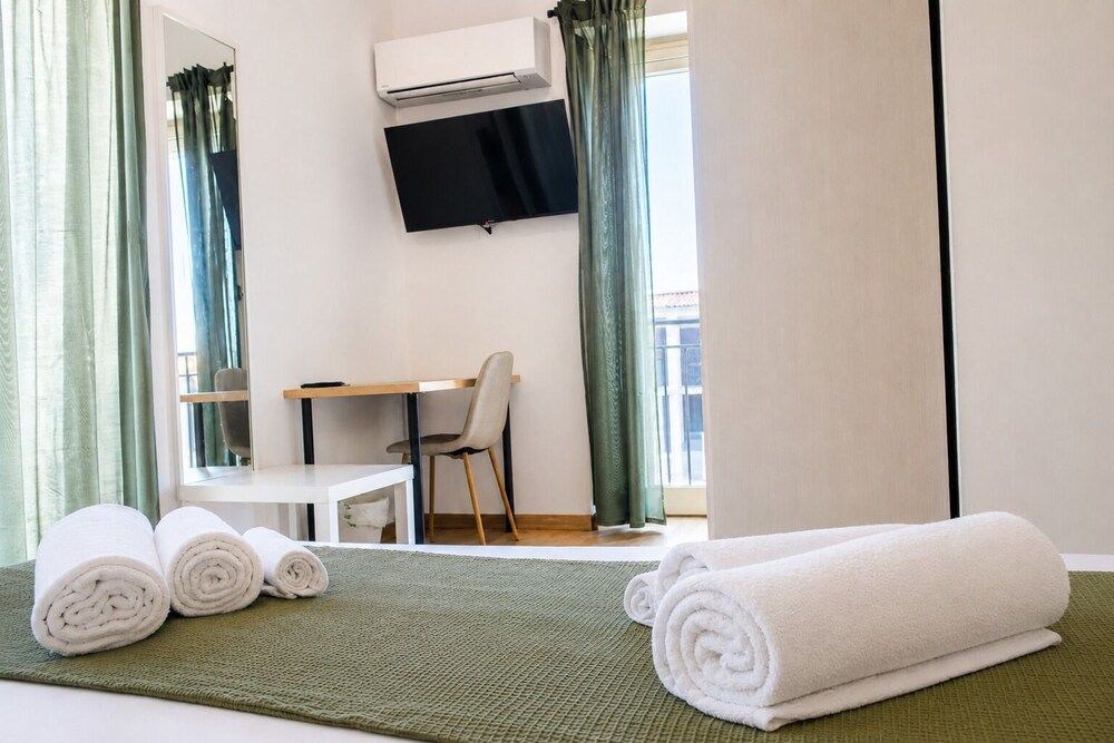 Zurria Rooms 2
