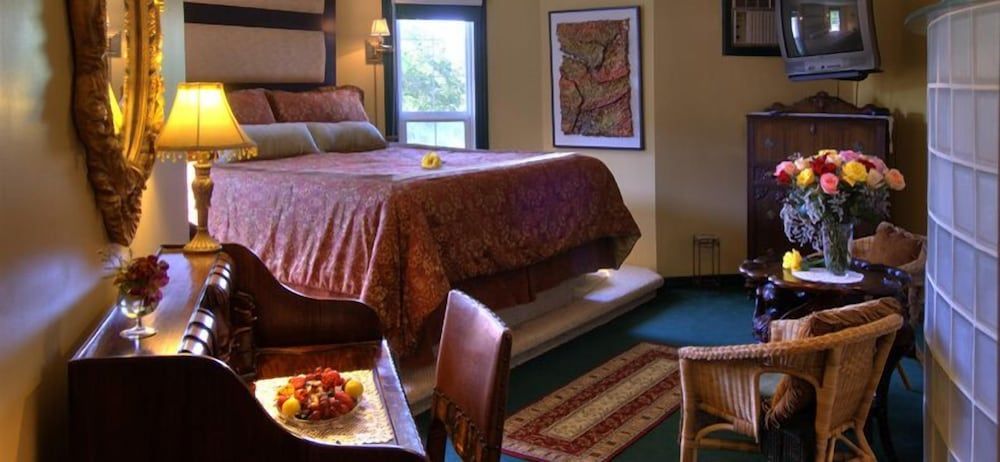 Heartwood Inn 1