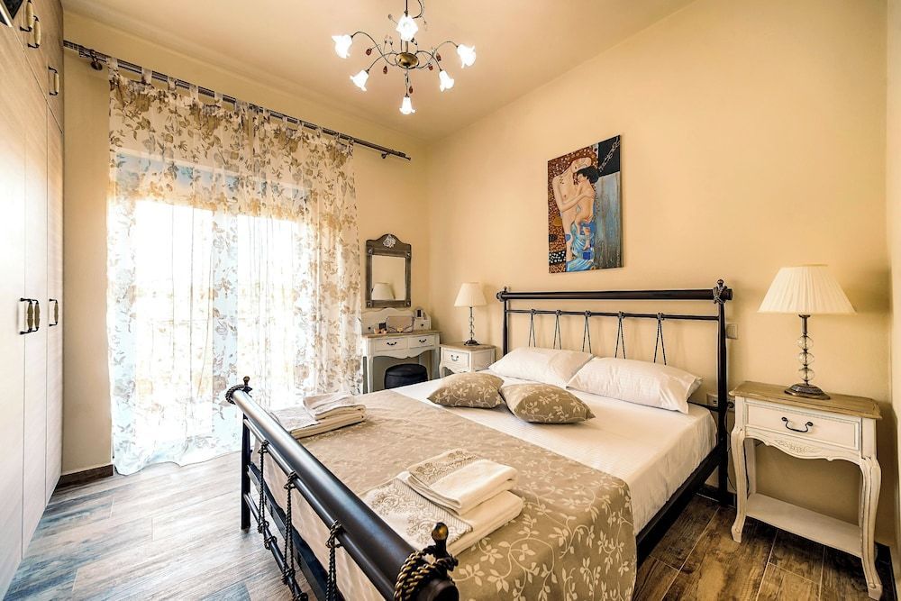 Lindos Luxury Retro Villas 2
