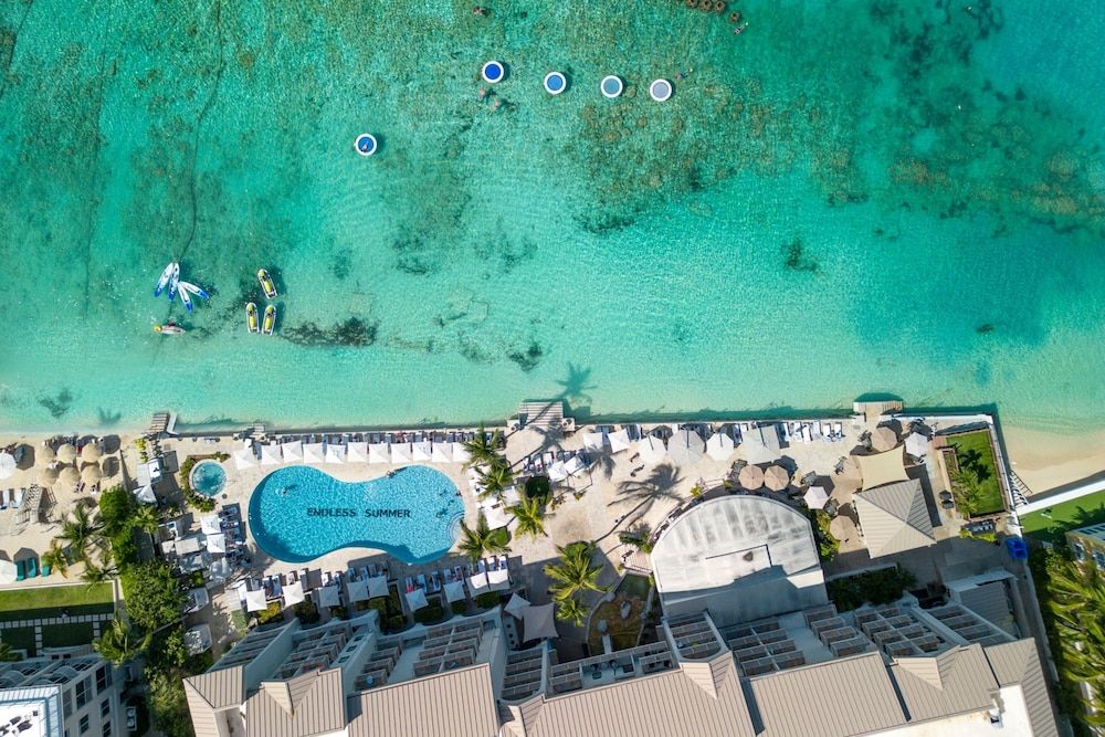 Grand Cayman Marriott Beach Resort 1