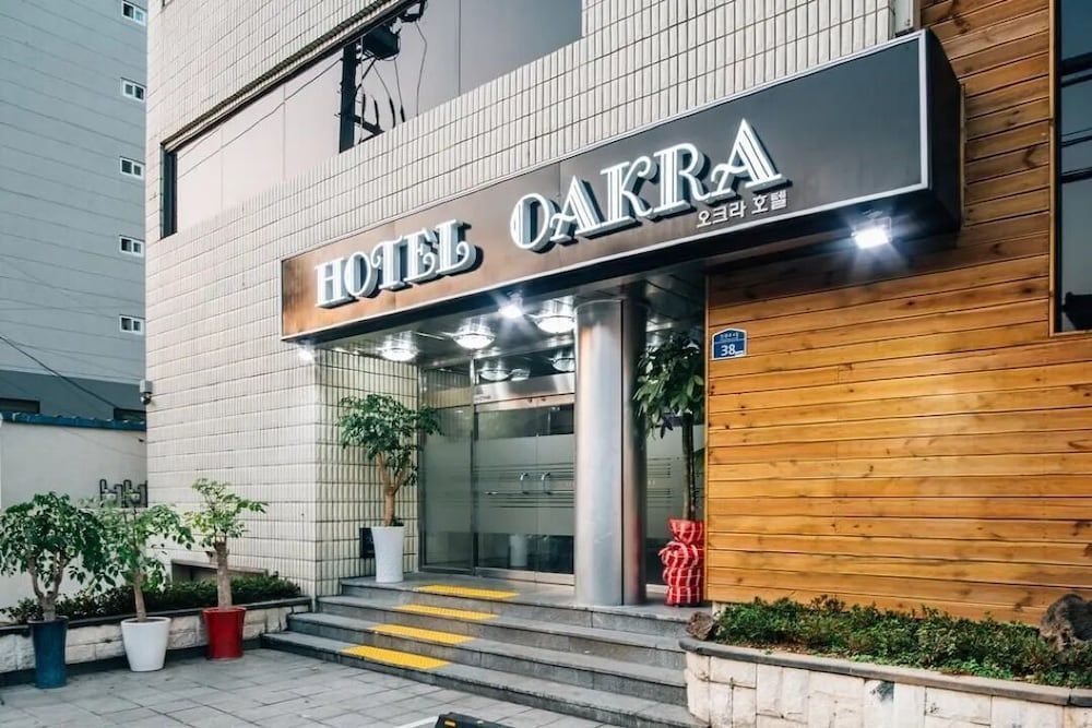 The Oakra Hotel 1