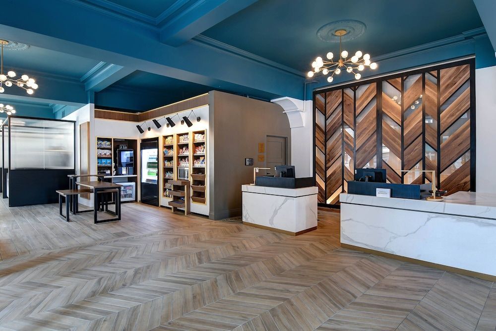 Courtyard by Marriott Cincinnati Downtown 1