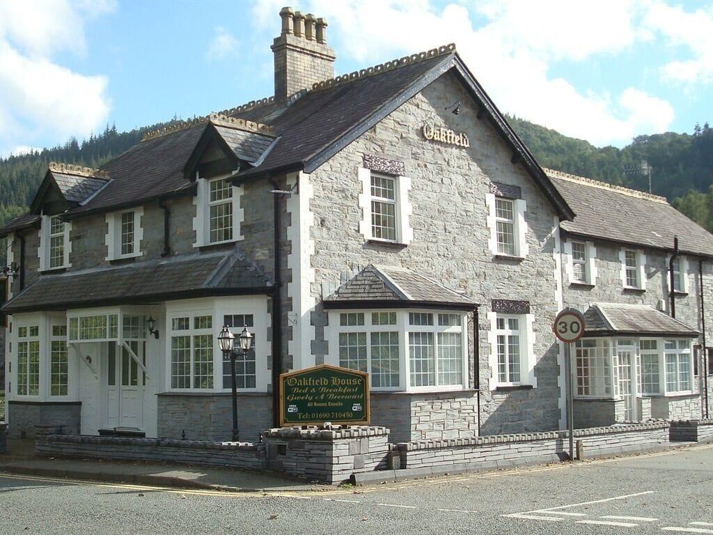 Oakfield House Bed and Breakfast 1