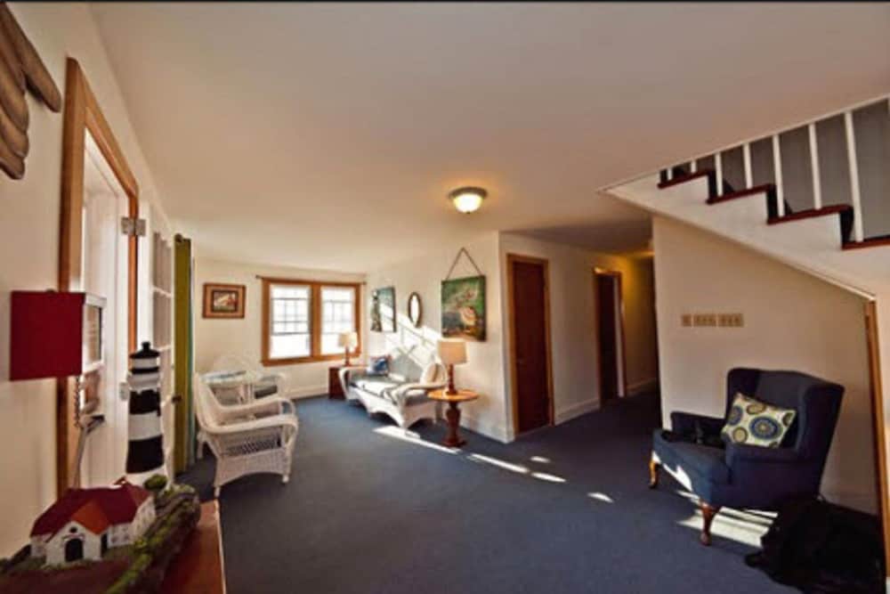 Lankford Hotel and Lodge 2