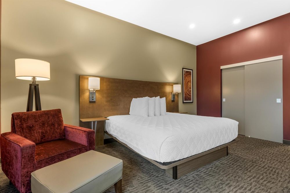 Best Western Plus Dauphin 1