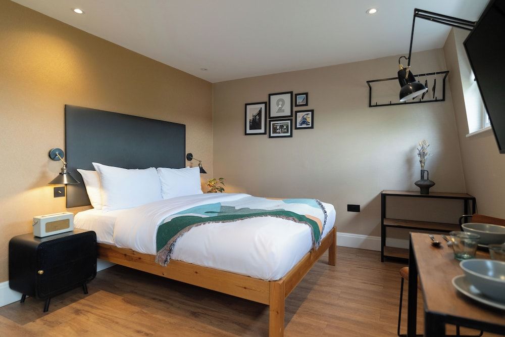 Room2 London Hammersmith Townhouse 1