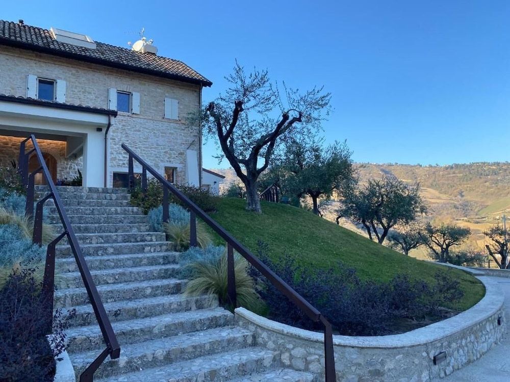 Colle Serrano Relais & SPA 1