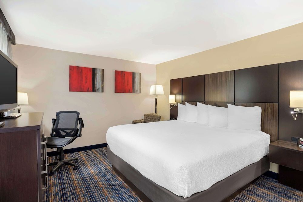 Best Western Plus Fairfield Hotel 1
