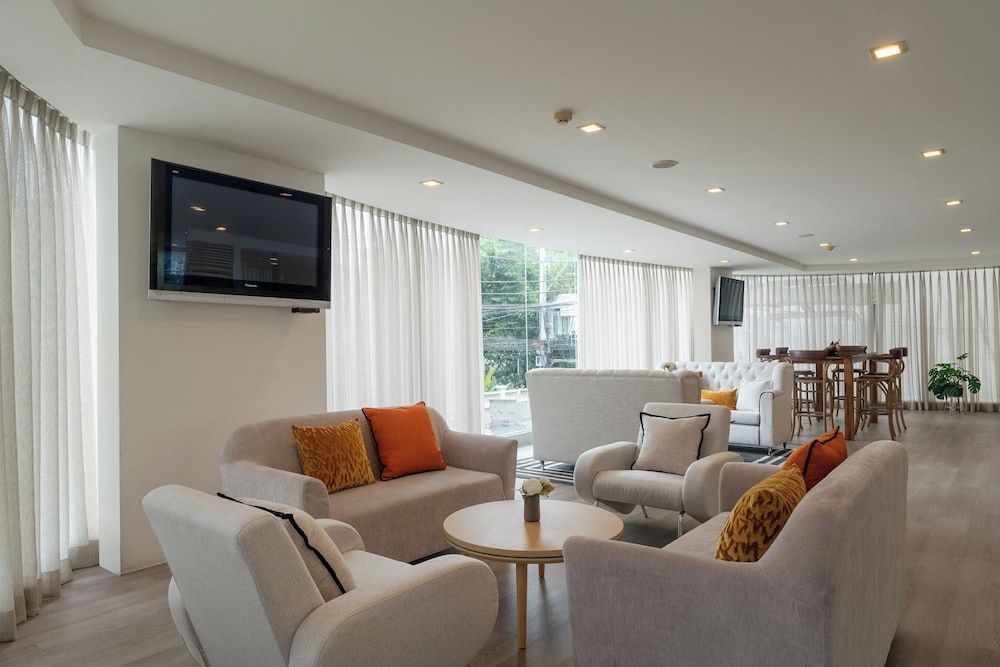 Beverly 33 by Aspira 2