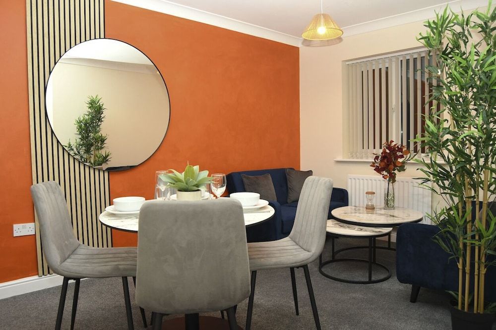 Warrington Suites by Relax Stays 1