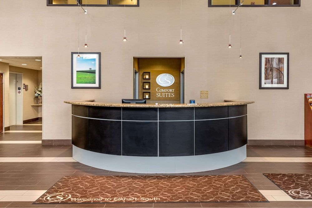 Comfort Suites Elkhart South 2