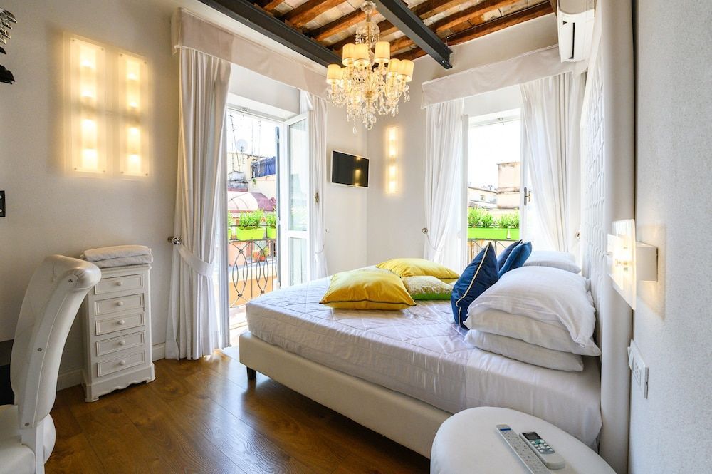 Domus Spagna Frattina Prestige Suite 1