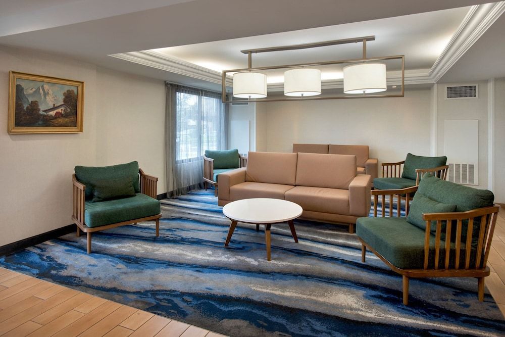 Fairfield Inn Rochester Airport 2