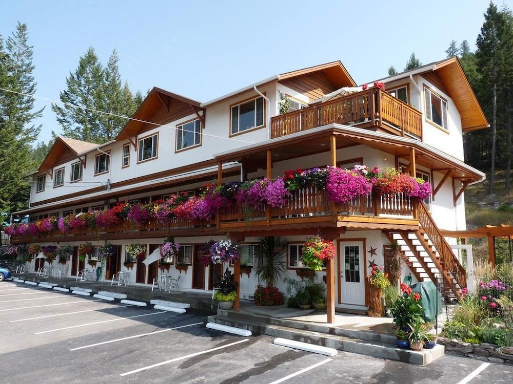 Gateway Motel 1