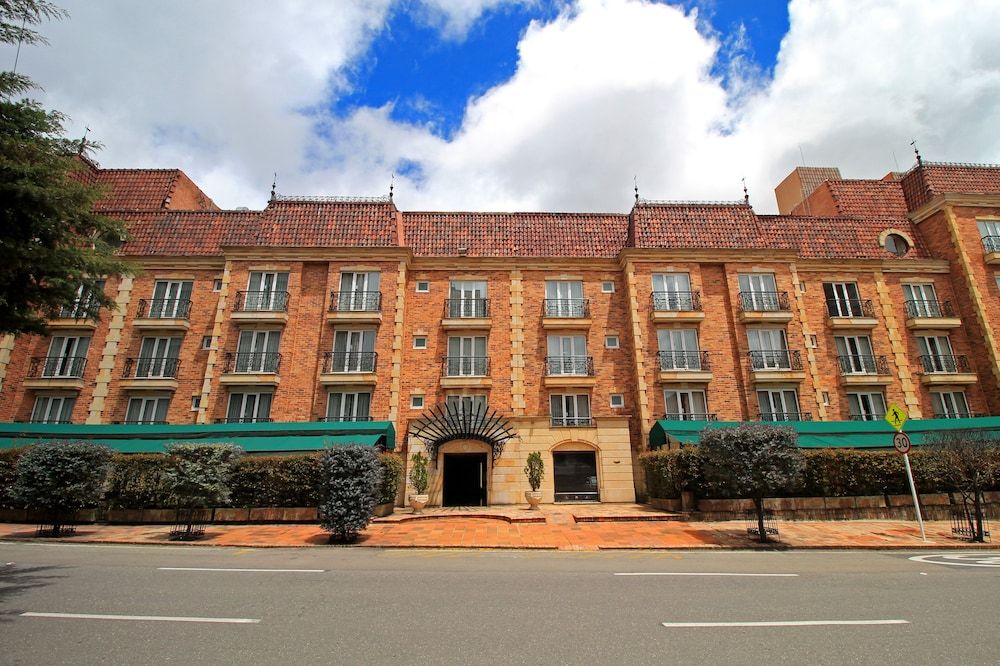 Hotel Windsor House Inn By GEH Suites 1