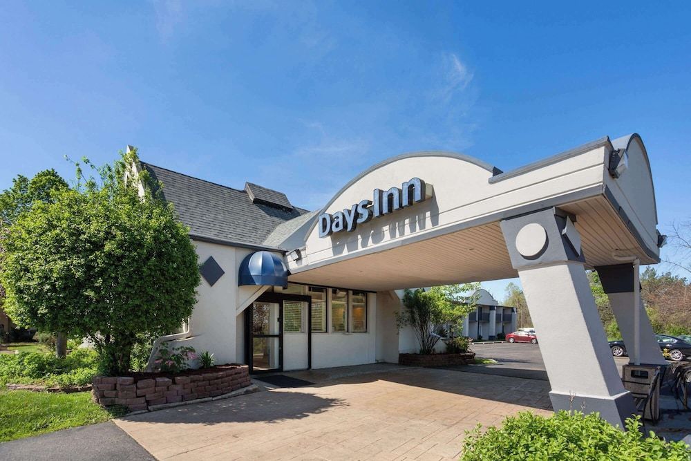 Days Inn by Wyndham Ann Arbor 1